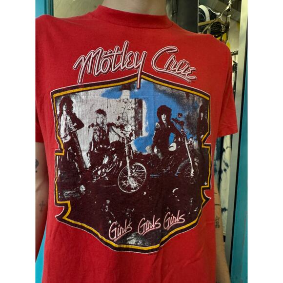 Motley Crue Tee Size Medium - Picture 2 of 6